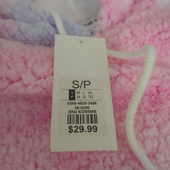 Fuzzy Hoodie - Picture 4 of 4